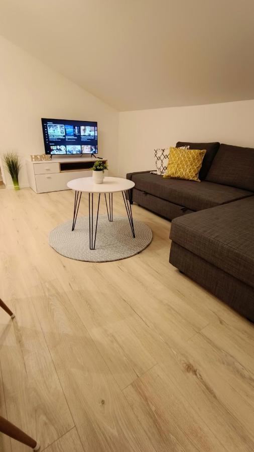 Apartman Leona Lovran Eksteriør billede