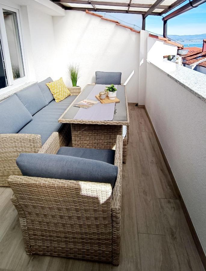 Apartman Leona Lovran Eksteriør billede