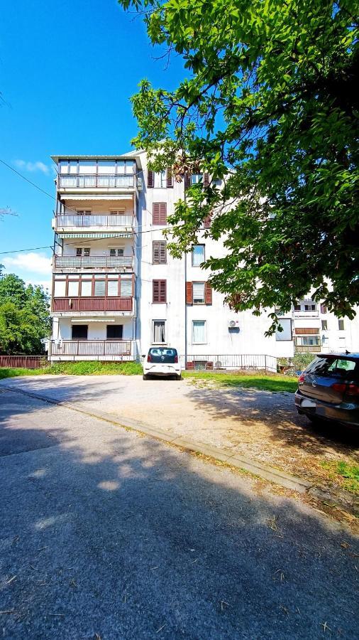 Apartman Leona Lovran Eksteriør billede